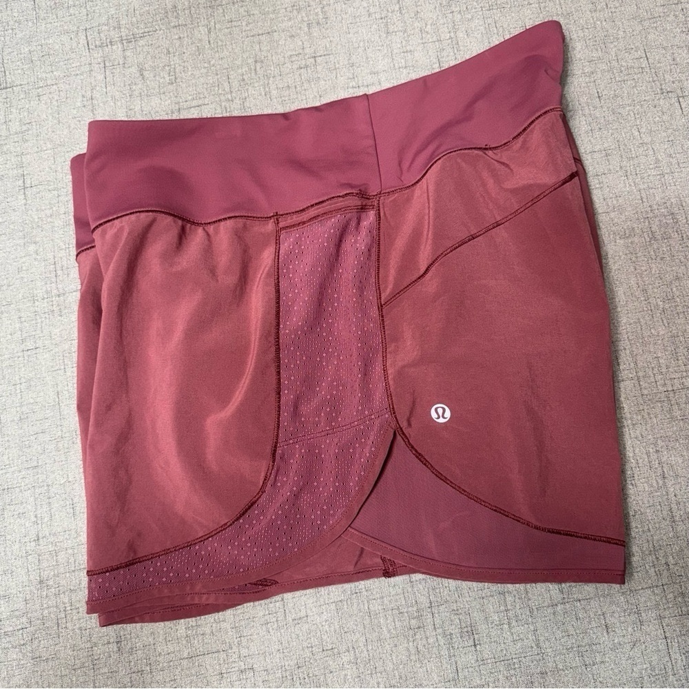 Lululemon Over & Above High Rise Train Short in Misty Merlot Size 12 - Picture 9 of 10